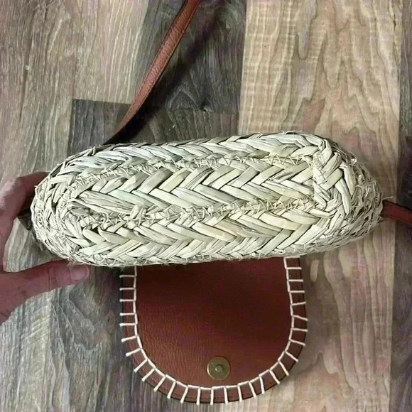 Universal Thread Brown Faux Leather Straw Crossbody Bag Purse - Picture 8 of 12